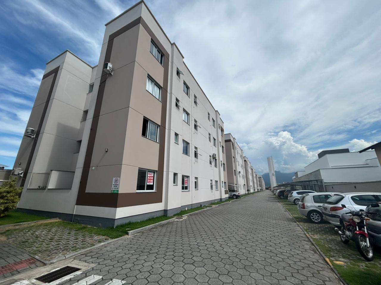 Apartamento Bairro Aririu   13