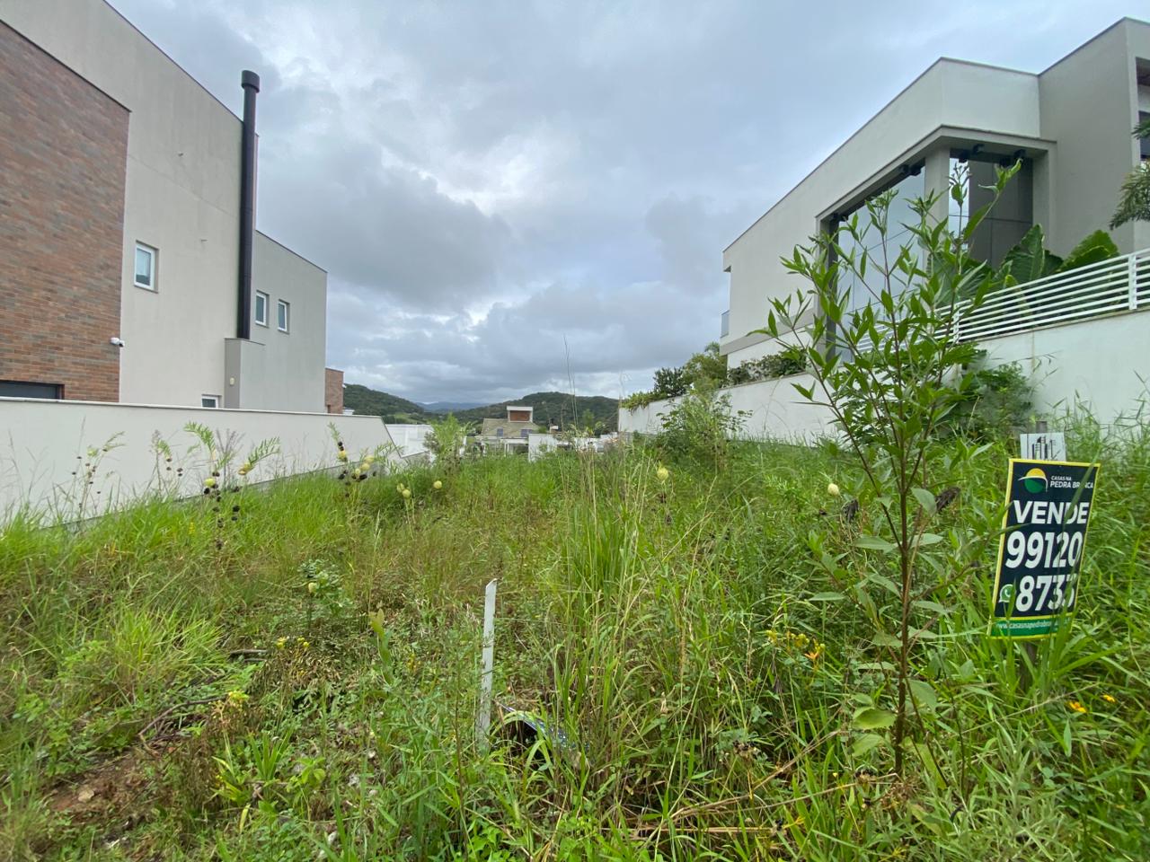 Terreno no Bairro Pedra Branca  3