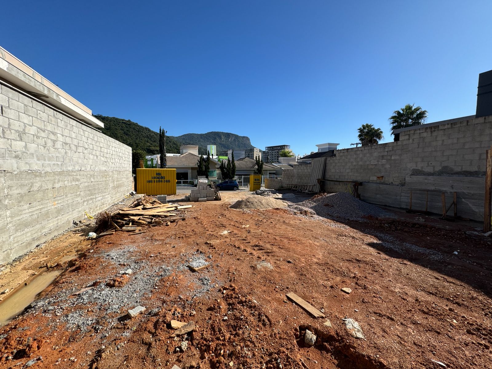 Terreno no Bairro Pedra Branca  3