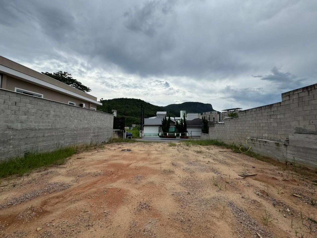 Terreno no Bairro Pedra Branca  5