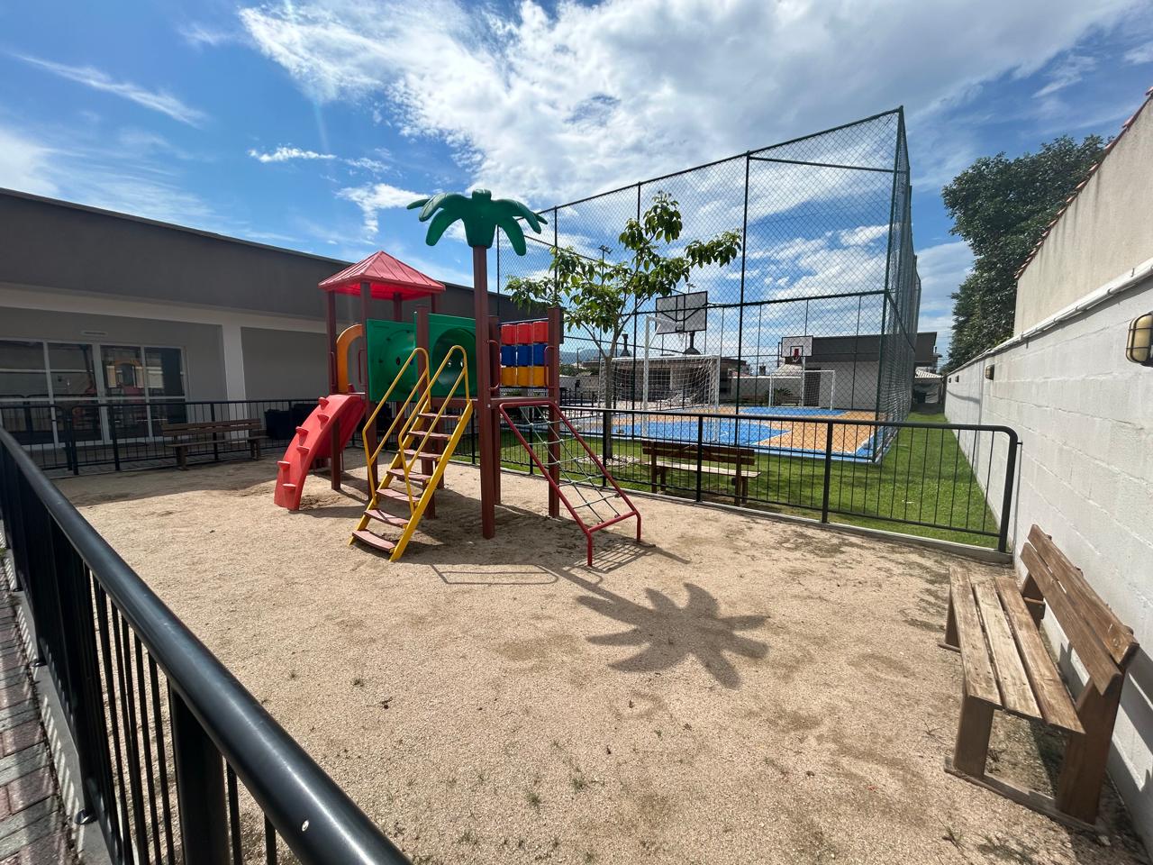 Apartamento No Bairro Aririu  12