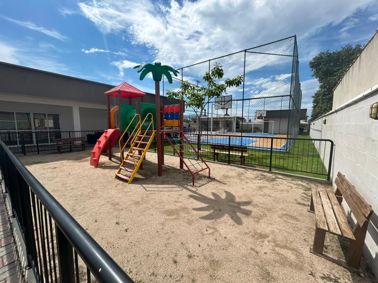 Apartamento Bairro Aririu   10